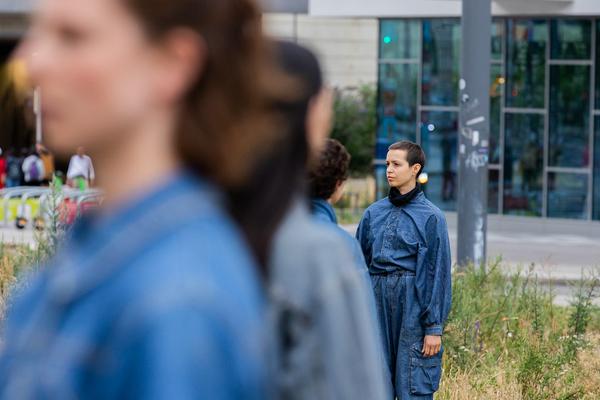 Belvedere 21 Sommerfest: Claudia Bosse &quot;Wasteland dream/s&quot; (Brache / Hauptbahnhof, 18.7.2025) Foto: ouriel morgensztern