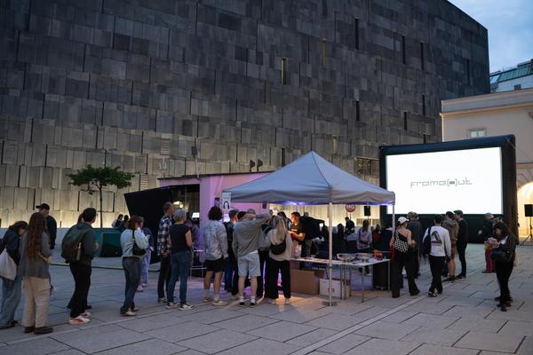 frame[o]ut opening (Museumsquartier, 18.07.2025) Foto: eSeL.at - Sarah Tasha