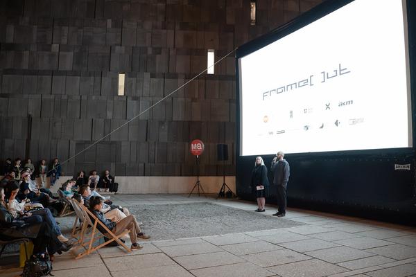 frame[o]ut opening (Museumsquartier, 18.07.2025) Foto: eSeL.at - Sarah Tasha