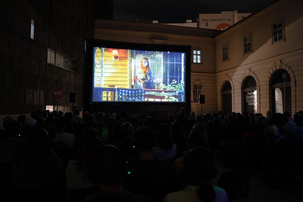 frame[o]ut opening (Museumsquartier, 18.07.2025) Foto: eSeL.at - Sarah Tasha