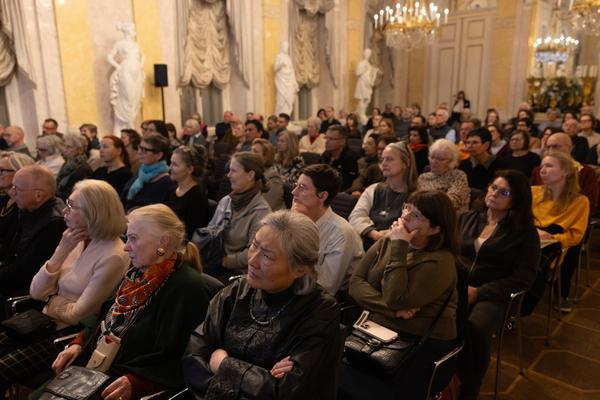 Henriette Leinfellner @ 15 Minutes - Faszination Papier (Albertina Museunsaal, 4.3.2026) Foto: eSeL.at - Lorenz Seidler