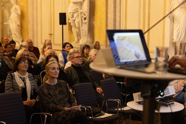 Peter Sandbichler &amp; Liddy Scheffknecht @ 15 Minutes - Faszination Papier (Albertina Museunsaal, 4.3.2026) Foto: eSeL.at - Lorenz Seidler