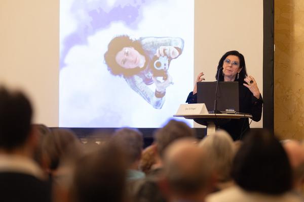 15 Minutes - Faszination Papier (Albertina Museunsaal, 18.3.2026) Foto: eSeL.at - Lorenz Seidler