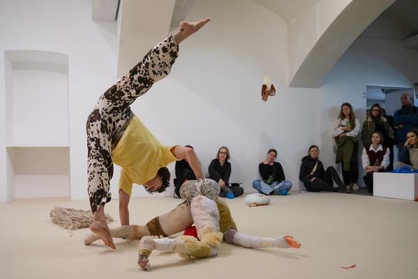 Against the Playbook (das weisse haus, 12.02.2026) Foto: eSeL.at - Sarah Tasha