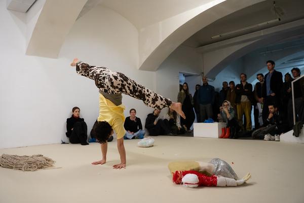 Against the Playbook (das weisse haus, 12.02.2026) Foto: eSeL.at - Sarah Tasha