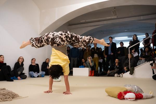 Against the Playbook (das weisse haus, 12.02.2026) Foto: eSeL.at - Sarah Tasha