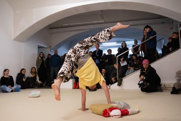 Against the Playbook (das weisse haus, 12.02.2026) Foto: eSeL.at - Sarah Tasha