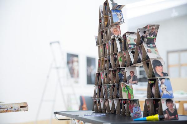 Essl Museum: Die Sammlung eSeL - Aufbau (4.4. - 4.5.2016) http://www.essl.museum/sammlungesel | Foto: http://eSeL.at - Akbar Muratov Foto: esel@esel.at
