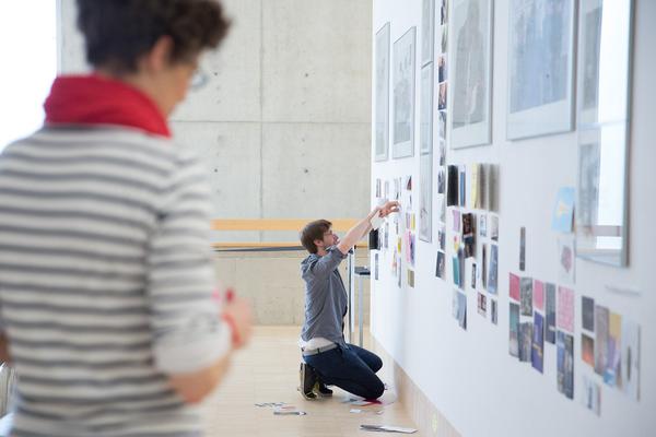 Essl Museum: Die Sammlung eSeL - Aufbau (4.4. - 4.5.2016) http://www.essl.museum/sammlungesel | Foto: http://eSeL.at - Akbar Muratov Foto: esel@esel.at