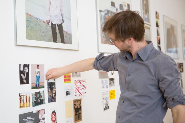 Essl Museum: Die Sammlung eSeL - Aufbau (4.4. - 4.5.2016) http://www.essl.museum/sammlungesel | Foto: http://eSeL.at - Akbar Muratov Foto: esel@esel.at