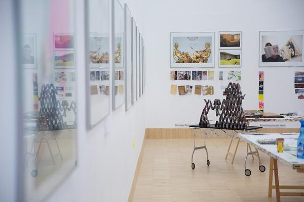 Essl Museum: Die Sammlung eSeL - Aufbau (4.4. - 4.5.2016) http://www.essl.museum/sammlungesel | Foto: http://eSeL.at - Akbar Muratov Foto: esel@esel.at