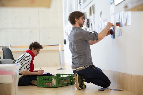 Essl Museum: Die Sammlung eSeL - Aufbau (4.4. - 4.5.2016) http://www.essl.museum/sammlungesel | Foto: http://eSeL.at - Akbar Muratov Foto: esel@esel.at