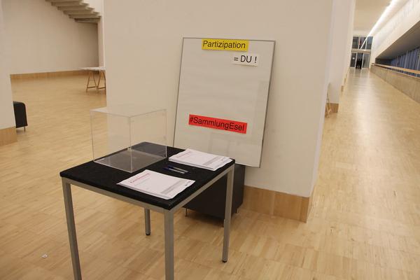 Essl Museum: Die Sammlung eSeL - Laborpraxis (4.4. - 4.5.2016) http://www.essl.museum/sammlungesel | Foto: http://eSeL.at - Akbar Muratov Foto: Photographer: eSeL (Lorenz Seidl