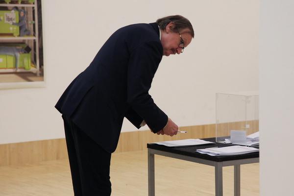 Essl Museum: Die Sammlung eSeL - Laborpraxis (4.4. - 4.5.2016) http://www.essl.museum/sammlungesel | Foto: http://eSeL.at - Akbar Muratov Foto: Photographer: eSeL (Lorenz Seidl