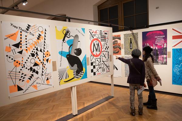 MAK: Die 100 Beste Plakate 2016 - Deutschland Österreich Schweiz(18.10.2017 – 25.02.2018) https://esel.at/termin/92788 | Foto: eSeL Foto: eSeL.at - Lorenz Seidler