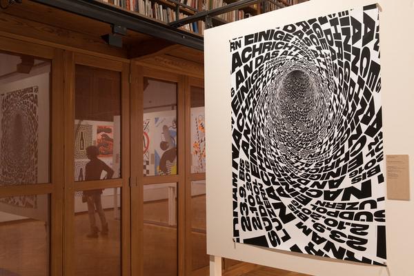 MAK: Die 100 Beste Plakate 2016 - Deutschland Österreich Schweiz(18.10.2017 – 25.02.2018) https://esel.at/termin/92788 | Foto: eSeL Foto: eSeL.at - Lorenz Seidler