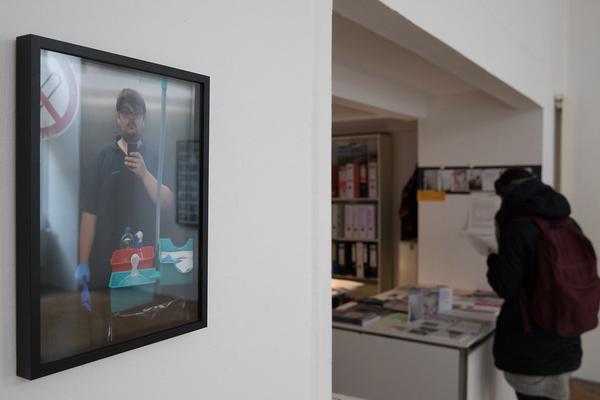 Galerie IG Bildende Kunst: UMETNIK* What does the Artist do? (14.11.2017 - 26.1.2018) https://esel.at/termin/94605 | Foto: eSeL Foto: eSeL.at - Lorenz Seidler