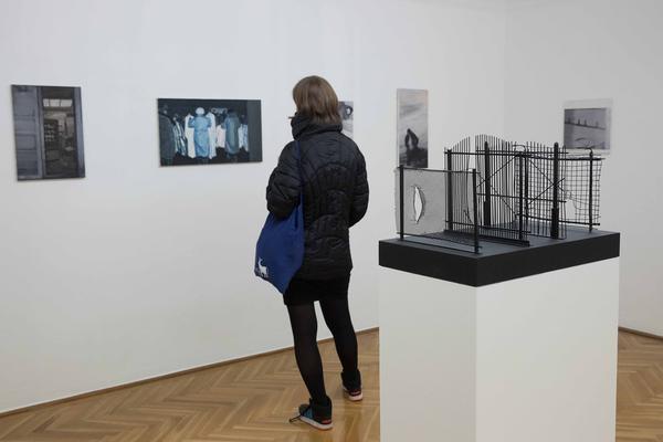 Secession: Olga Chernysheva - Chandeliers in the Forest (17.11.2017 – 28.1.2018, Eröffnung) https://www.secession.at/exhibition/olga-chernysheva/ | Foto: eSeL Foto: eSeL.at - Lorenz Seidler