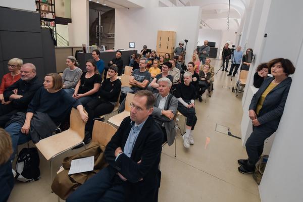 Kunst im öffentlichen Raum Niederösterreich: 100 Jahre Frauenwahlrecht (Präsentation: ) http://www.publicart.at/de/projekte/kuratiert/2018100jahrefrauenwahlrecht | Foto: eSeL.at - Joanna Pianka Foto: eSeL.at - Lorenz Seidler