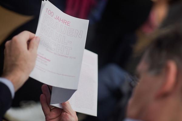 Kunst im öffentlichen Raum Niederösterreich: 100 Jahre Frauenwahlrecht (Präsentation: ) http://www.publicart.at/de/projekte/kuratiert/2018100jahrefrauenwahlrecht | Foto: eSeL.at - Joanna Pianka Foto: eSeL.at - Lorenz Seidler