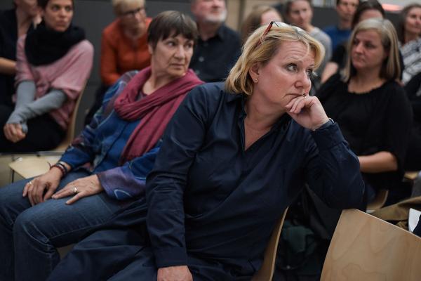 Kunst im öffentlichen Raum Niederösterreich: 100 Jahre Frauenwahlrecht (Präsentation: ) http://www.publicart.at/de/projekte/kuratiert/2018100jahrefrauenwahlrecht | Foto: eSeL.at - Joanna Pianka Foto: eSeL.at - Lorenz Seidler