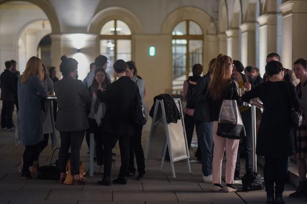 Kunst im öffentlichen Raum Niederösterreich: 100 Jahre Frauenwahlrecht (Präsentation: ) http://www.publicart.at/de/projekte/kuratiert/2018100jahrefrauenwahlrecht | Foto: eSeL.at - Joanna Pianka Foto: eSeL.at - Lorenz Seidler