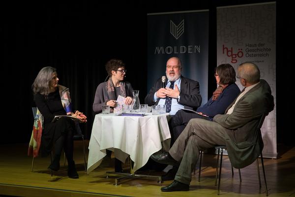 Haus der Geschichte Österreich: Mythos Heldenplatz - Buchpräsentation & Diskussion (23.3.2018, Weltmuseum Vortragssaal) https://www.hdgoe.at/event/buchpraesentation-mythos-heldenplatz | Foto: eSeL Foto: eSeL.at - Lorenz Seidler