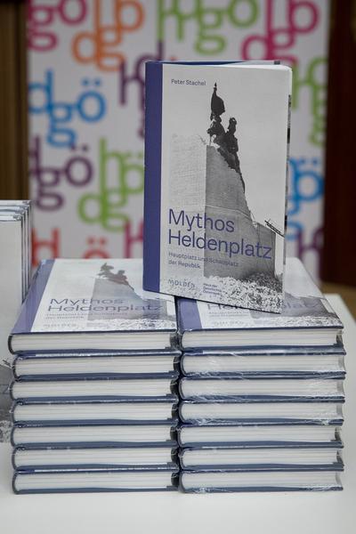 Haus der Geschichte Österreich: Mythos Heldenplatz - Buchpräsentation & Diskussion (23.3.2018, Weltmuseum Vortragssaal) https://www.hdgoe.at/event/buchpraesentation-mythos-heldenplatz | Foto: eSeL Foto: eSeL.at - Lorenz Seidler