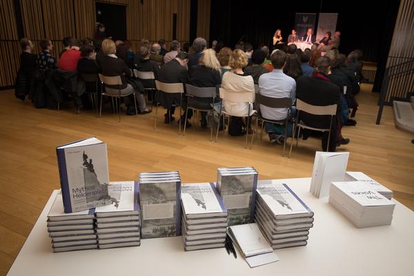 Haus der Geschichte Österreich: Mythos Heldenplatz - Buchpräsentation & Diskussion (23.3.2018, Weltmuseum Vortragssaal) https://www.hdgoe.at/event/buchpraesentation-mythos-heldenplatz | Foto: eSeL Foto: eSeL.at - Lorenz Seidler