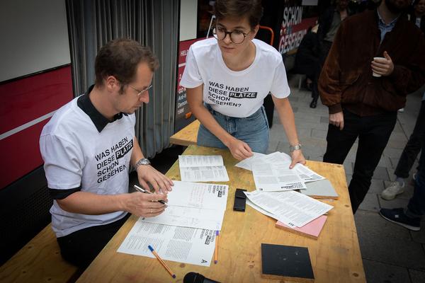 Was haben diese PLÄTZE schon gesehen?  Demonstrationen in Wien von 2018 - 2018 (14.6.2018) http://www.plaetze.at | Fotos: eSeL & MVD Foto: eSeL.at