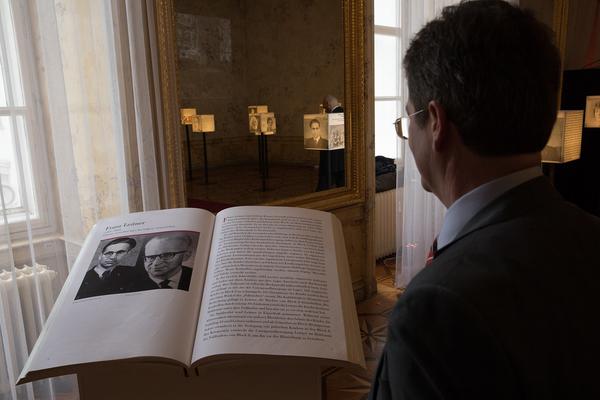 Hofburg: Die Gerechten - Aussstellng Gedenkakt anl. 80. Jahrestages des „Anschlusses“ (12.3.2018) https://www.volkskundemuseum.at/diegerechten |  Fotos: eSeL.at - Lorenz Seidler Foto: eSeL.at - Lorenz Seidler