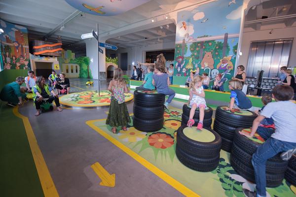 Technisches Museum Wien: eSeL - SuperSensorKart @ Love Me Sensor. Un/Tragbare Technologien (30.5.2018) https://www.technischesmuseum.at/event/love-me-sensor-abendveranstaltungen | Foto: eSeL - Joanna Pianka Foto: eSeL.at - Joanna Pianka