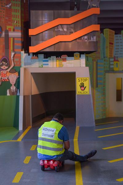 Technisches Museum Wien: eSeL - SuperSensorKart @ Love Me Sensor. Un/Tragbare Technologien (30.5.2018) https://www.technischesmuseum.at/event/love-me-sensor-abendveranstaltungen | Foto: eSeL - Joanna Pianka Foto: eSeL.at - Joanna Pianka