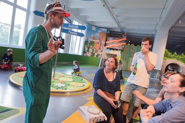 Technisches Museum Wien: eSeL - SuperSensorKart @ Love Me Sensor. Un/Tragbare Technologien (30.5.2018) https://www.technischesmuseum.at/event/love-me-sensor-abendveranstaltungen | Foto: eSeL - Joanna Pianka Foto: eSeL.at - Joanna Pianka