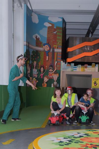Technisches Museum Wien: eSeL - SuperSensorKart @ Love Me Sensor. Un/Tragbare Technologien (30.5.2018) https://www.technischesmuseum.at/event/love-me-sensor-abendveranstaltungen | Foto: eSeL - Joanna Pianka Foto: eSeL.at - Joanna Pianka