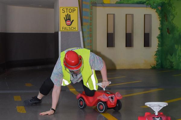 Technisches Museum Wien: eSeL - SuperSensorKart @ Love Me Sensor. Un/Tragbare Technologien (30.5.2018) https://www.technischesmuseum.at/event/love-me-sensor-abendveranstaltungen | Foto: eSeL - Joanna Pianka Foto: eSeL.at - Joanna Pianka