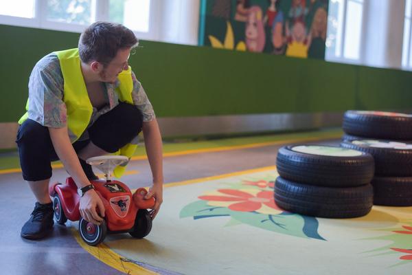 Technisches Museum Wien: eSeL - SuperSensorKart @ Love Me Sensor. Un/Tragbare Technologien (30.5.2018) https://www.technischesmuseum.at/event/love-me-sensor-abendveranstaltungen | Foto: eSeL - Joanna Pianka Foto: eSeL.at - Joanna Pianka