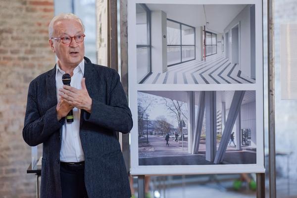 Architekturzentrum Wien: Europas beste Bauten. Mies van der Rohe Award 2017 (23.08. –  22.10.2018, Eröffnung) https://www.azw.at/de/termin/europas-beste-bauten | Foto: eSeL Foto: Joanna Pianka