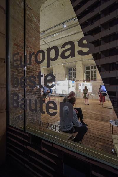 Architekturzentrum Wien: Europas beste Bauten. Mies van der Rohe Award 2017 (23.08. –  22.10.2018, Eröffnung) https://www.azw.at/de/termin/europas-beste-bauten | Foto: eSeL Foto: Joanna Pianka