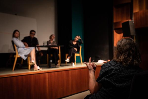 Belvedere 21: Gemeinsame Wagnisse - Reinventing Utopian Thinking: Was Utopie ist. Elektro-philosophische Odyssee (21.9.2018) https://esel.me/termin/98246 | Foto: eSeL Foto: eSeL.at - Lorenz Seidler