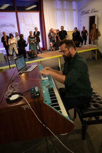 Belvedere 21: Gemeinsame Wagnisse - Reinventing Utopian Thinking: Was Utopie ist. Elektro-philosophische Odyssee (21.9.2018) https://esel.me/termin/98246 | Foto: eSeL Foto: eSeL.at - Lorenz Seidler