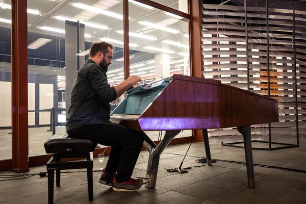 Belvedere 21: Gemeinsame Wagnisse - Reinventing Utopian Thinking: Was Utopie ist. Elektro-philosophische Odyssee (21.9.2018) https://esel.me/termin/98246 | Foto: eSeL Foto: eSeL.at - Lorenz Seidler