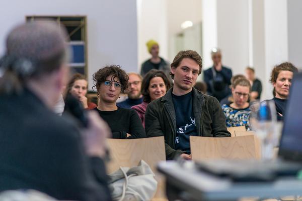 Gespräche zur Kunst im öffentlichen Raum: Nil Yalter (Kunst im öffentlichen Raum Niederösterreich im Kunstraum Niederösterreich, 15.11.2018) http://www.kunstraum.net/de/ausstellungen/gespraech-mit-nil-yalter | Foto: eSeL