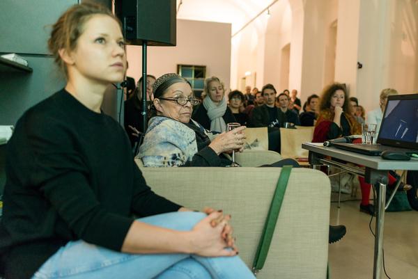 Gespräche zur Kunst im öffentlichen Raum: Nil Yalter (Kunst im öffentlichen Raum Niederösterreich im Kunstraum Niederösterreich, 15.11.2018) http://www.kunstraum.net/de/ausstellungen/gespraech-mit-nil-yalter | Foto: eSeL