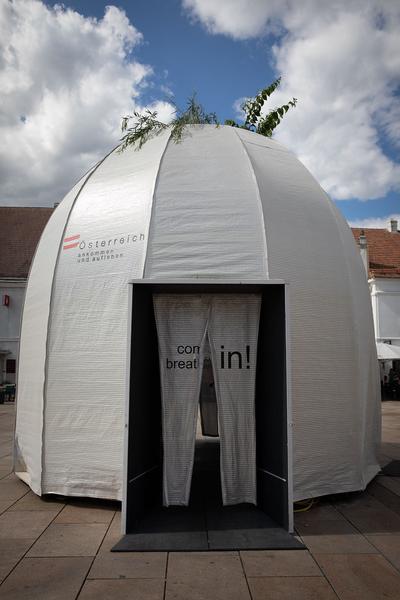 Green Art Tulln - Gartenkunstwerke im öffentlichen Raum: Breathe Earth Collective - Airship Mobile Forest (Mai - September 2018) https://www.tulln.at/green-art/green-art-erleben/gartenkunstwerke/ Foto: eSeL.at - Lorenz Seidler