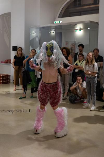 Kunstraum Niederösterreich: Otto Krause &  Milan Loviška - H13 performance "Furrious"  (6.9.2018) http://www.kunstraum.net/de/ausstellungen/61-h13-2018-otto-krause-und-milan-loviska | Foto: eSeL Foto: eSeL.at - Lorenz Seidler