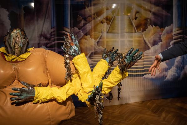 Secession: Kris Lemsalu - Keys Open Doors(16.11.2018 - 20.1.2019) https://www.secession.at/exhibition/kris-lemsalu | Foto: eSeL Foto: eSeL.at - Lorenz Seidler
