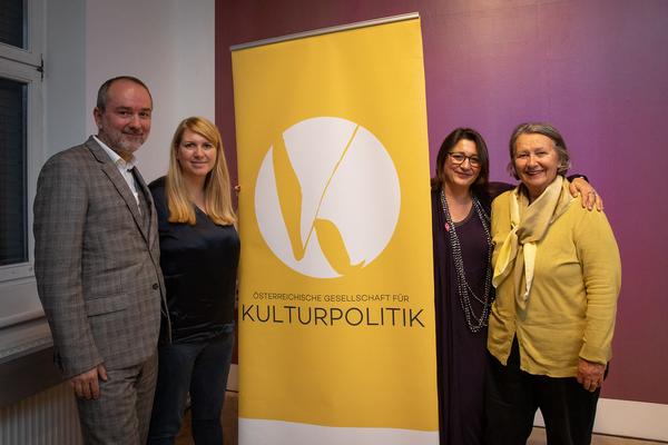 Österr. Gesellschaft für Kulturpolitik: Kulturpolitische Gespräche - Matthias Dusini im Gespräch mit Veronica Kaup-Hasler & Thomas Drozda (13.11.2018) https://esel.cc/kulturpolitik_drozda-kauphasler | Foto: eSeL Foto: eSeL.at - Lorenz Seidler