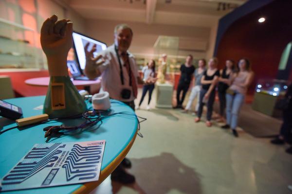 Technisches Museum Wien: Love Me Sensor. Un/Tragbare Technologien (29.5.2018) https://www.technischesmuseum.at/event/love-me-sensor-abendveranstaltungen | Foto: eSeL - Joanna Pianka Foto: eSeL.at - Joanna Pianka