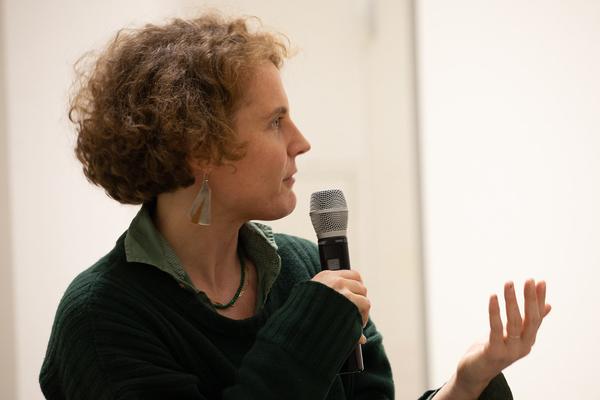 Kunstraum Niederösterreich: Magic Gathering - Diskussion (13.4.2018) http://www.kunstraum.net/de/ausstellungen/54-magic-gathering | Foto: eSeL Foto: eSeL.at - Lorenz Seidler